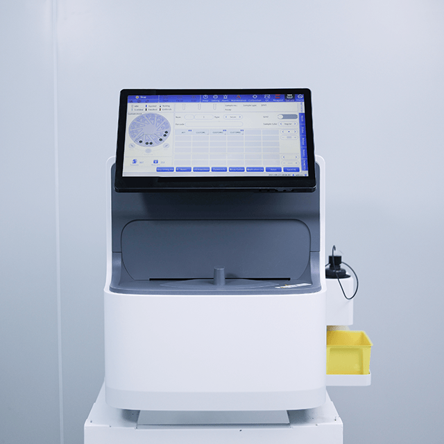 Diagnóstico integrado inteligente del IVD del analizador del inmunoensayo del IVD 120T/H CLIA